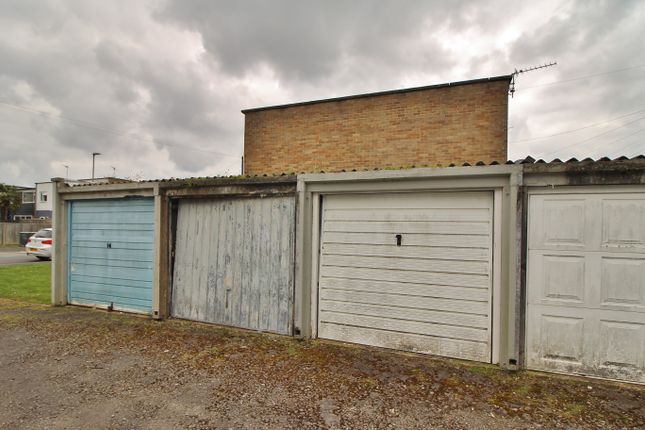 30, Juniper Square, Havant photo 4