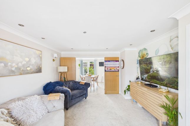 110 Ravencar Road, Sheffield photo 3