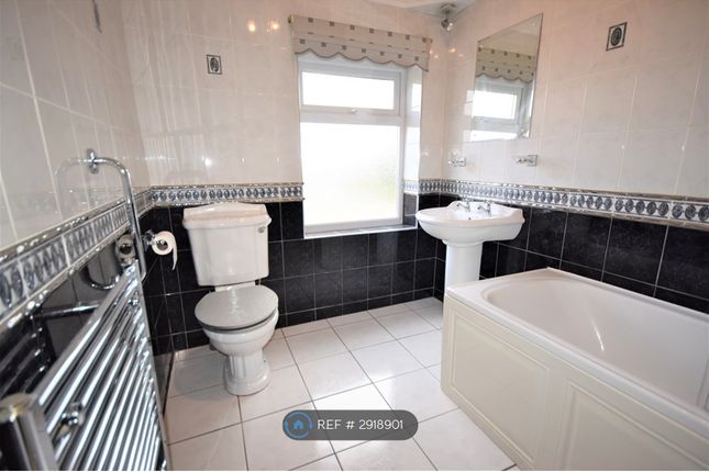 Laxey Crescent, Leigh photo 5