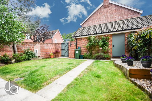 Town house for sale in Swallowtail Glade, Stanway, Colchester