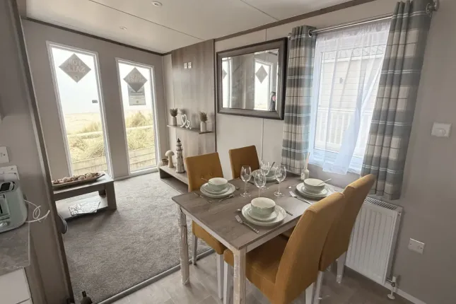 Manor Road, Caister-on-Sea photo 3