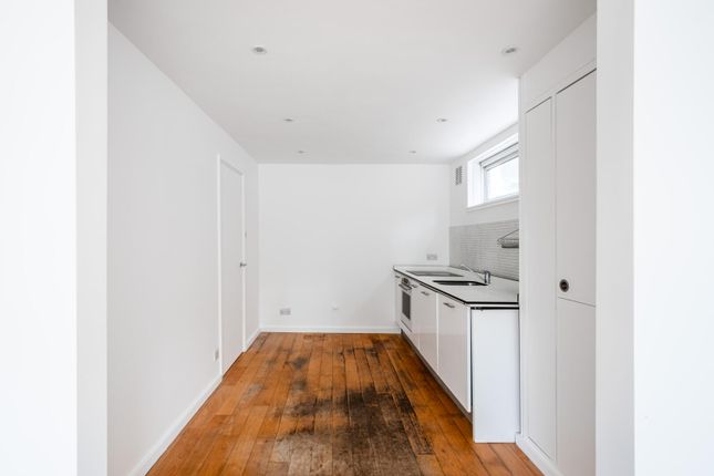 Pennethorne Close, London photo 4