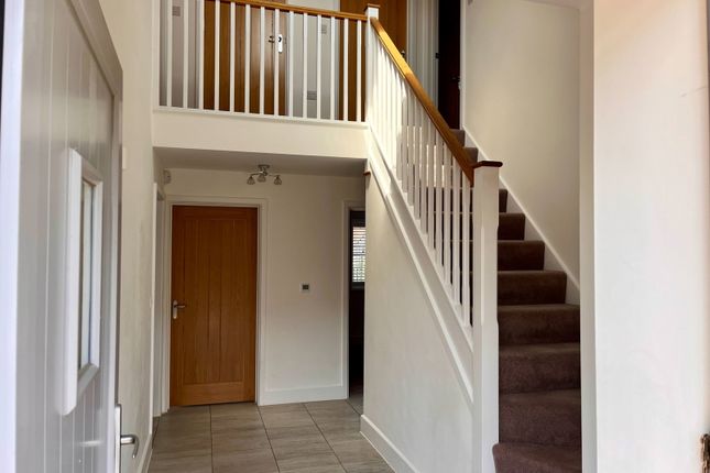 1, Oval Way, Melton mowbray photo 3