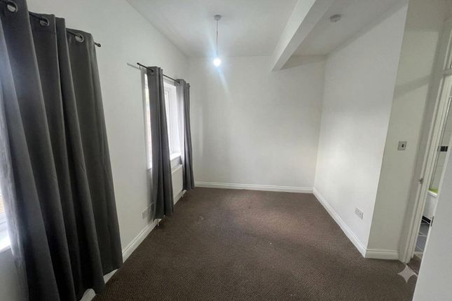 685a, Manchester Old Road, Middleton photo 3