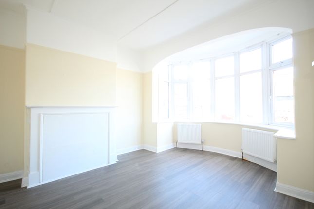 40 Lancelot Crescent, Wembley, Middlesex photo 2