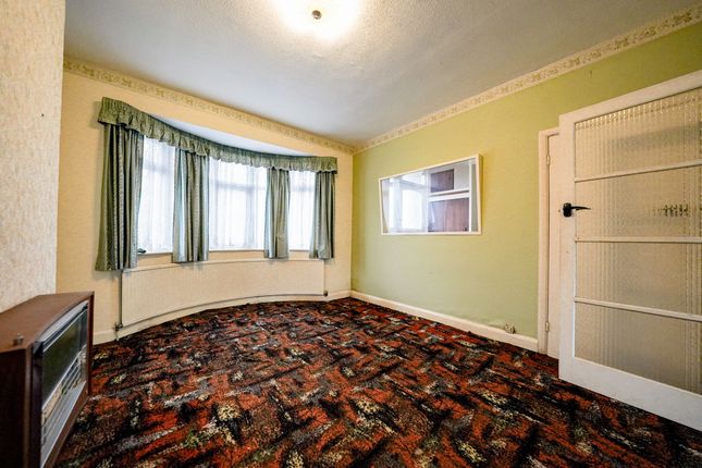 24 Avon Road, Leicester photo 4
