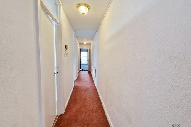 10 Appleby Gardens, Bury photo 4