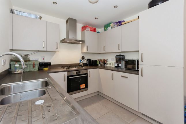 28, Legging Road, West Midlands photo 3
