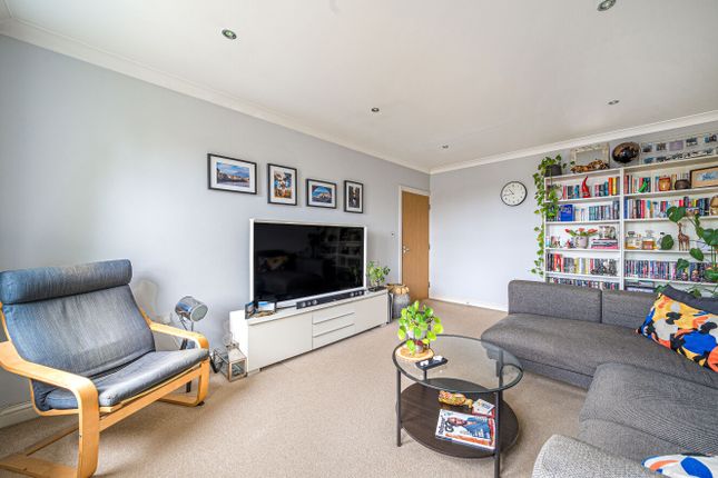 Flat 6, 1B, Bruce Road, Merton photo 4