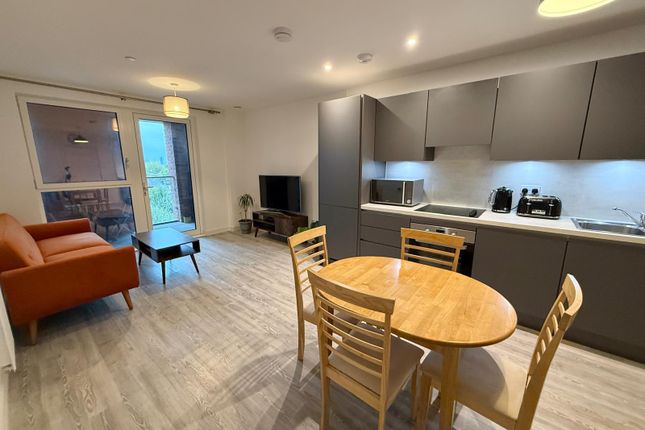 1-Bedroom Modern Apartment With Balcony &amp; City Views