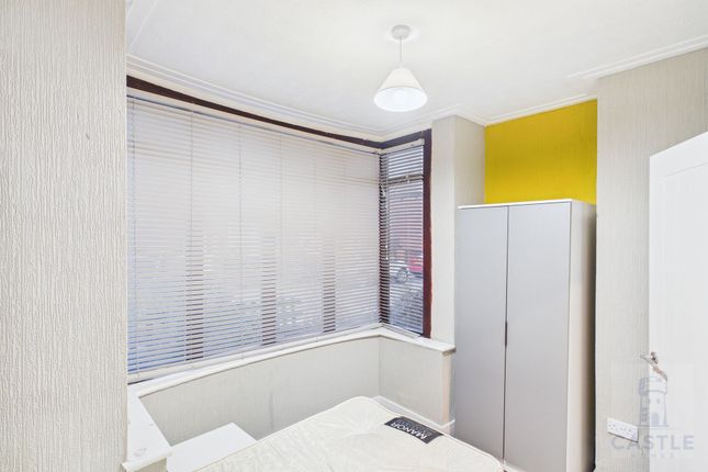 Room 2, 10 Lichfield Road, Middlesbrough photo 3