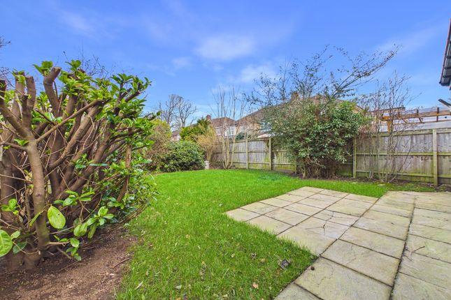 27 Kingsley Avenue, Newcastle Upon Tyne photo 4
