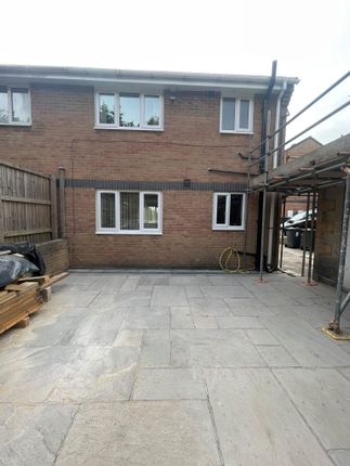 7, Sable Crest, Bradford photo 2