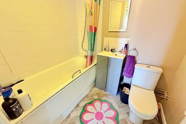Flat 12, Brunel House, Bath, BANES photo 4