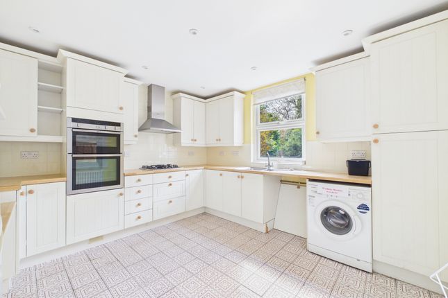 9 Highworth Avenue, Cambridge photo 4