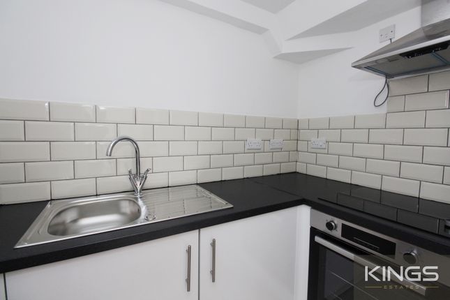 Flat 5, 57a, Rockstone Lane, Southampton photo 3