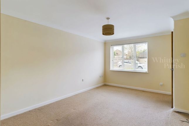 8, St. Nicholas Close, Norwich photo 5