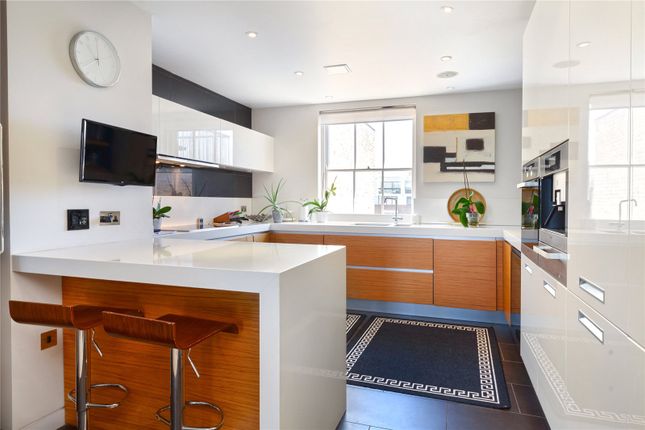 Flat 5, 11, Cadogan Square, London photo 4