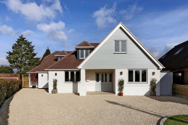 Thumbnail Country house for sale in Joiners Close, Chalfont St. Peter