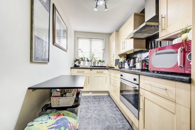 Flat for sale in Brompton Park Crescent, Fulham, London