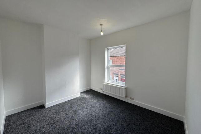 25, Robin hood street, Castleford photo 4