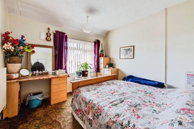 2, Moredon Park, Swindon photo 5