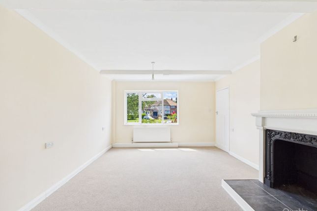 36 Calley Down Crescent, Croydon photo 4