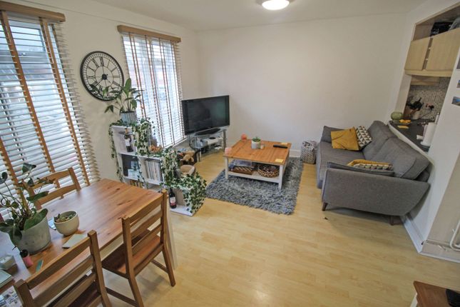 Flat, 17  Upper Brook Street, Winchester photo 3