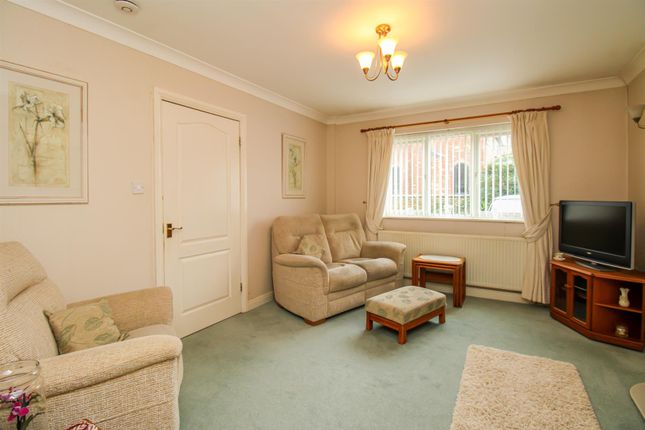 52D, High Street, Ossett photo 4