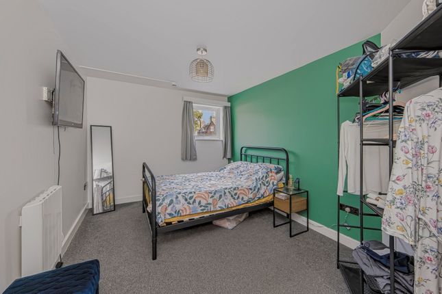 Flat 10, Trinity Court London Road, Newcastle photo 4