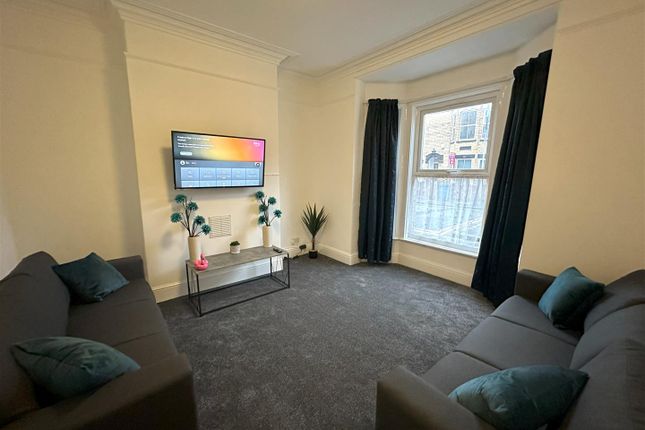 Front Room.Jpg