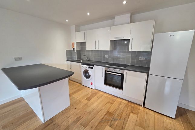 Flat 5, Luton photo 3