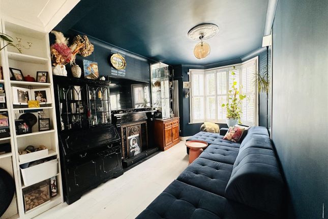 132, Fotheringham Road, Enfield photo 3