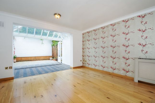 Thumbnail Flat to rent in Compton Avenue, London
