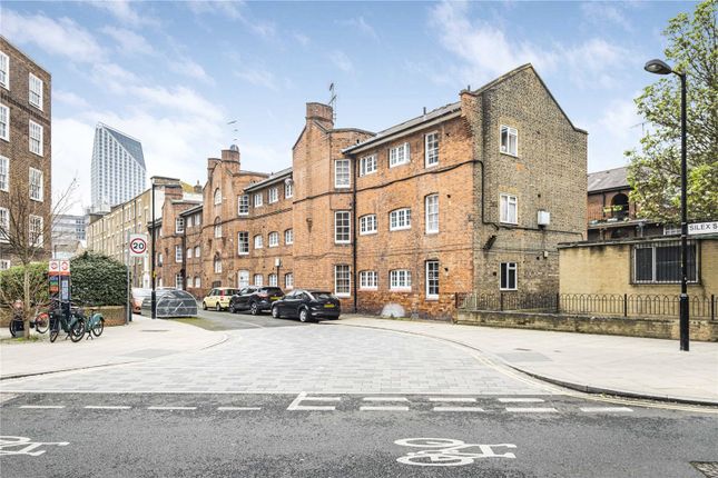 Flat to rent in Boyfield Street, London