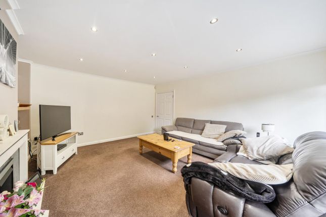 Bungalow 2, 43, Binyon Crescent, Stanmore photo 4