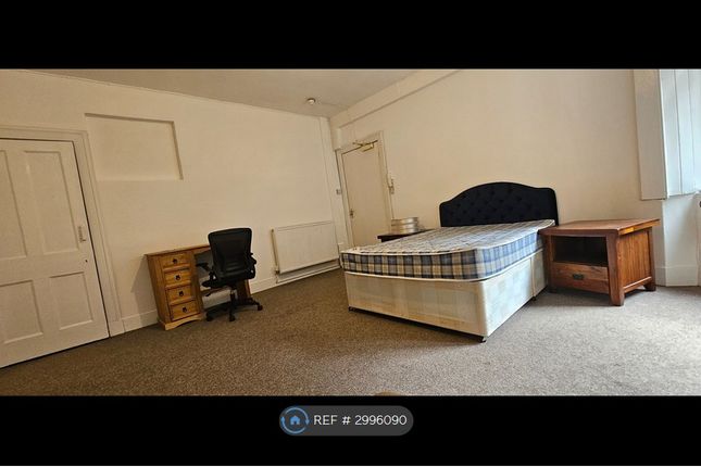 B, Athole, Glasgow photo 2
