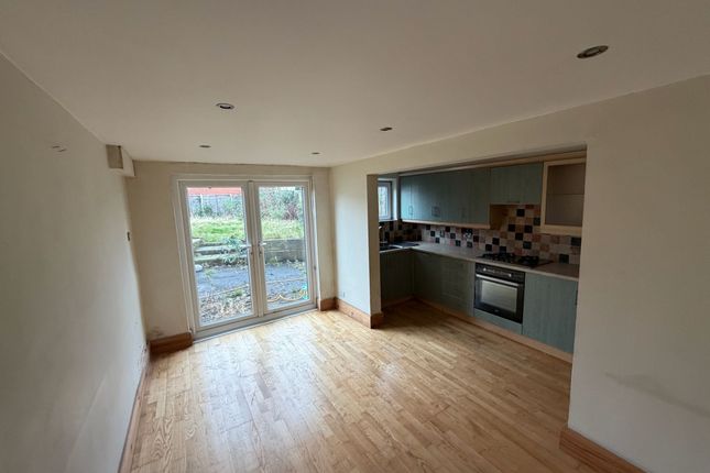125, High Street, Normanton photo 3