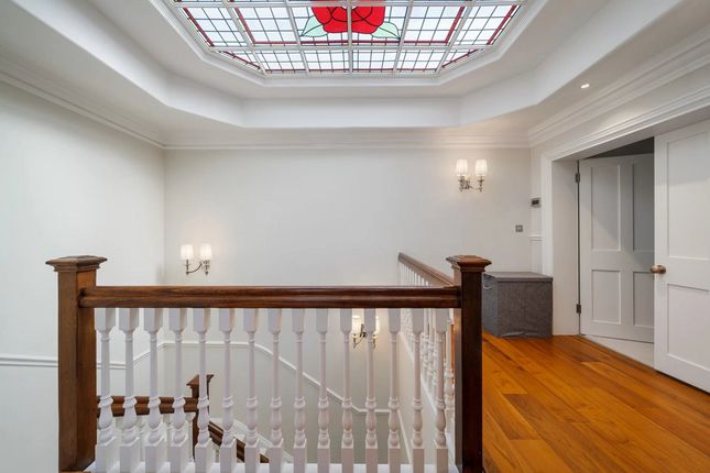 Flat to rent in Mount Street, Mayfair