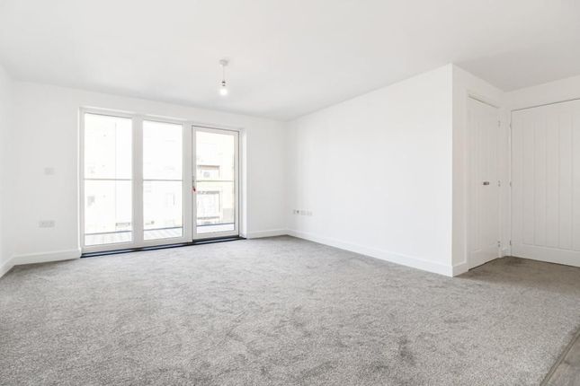 39, Heron Court, Swanscombe photo 3