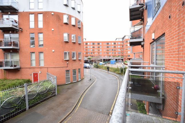 Flat to rent in Millwright Street, Leeds