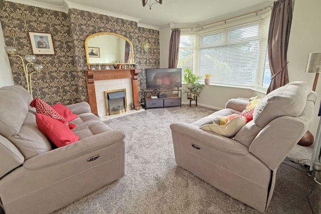 33, Hart Close, Rugby photo 2