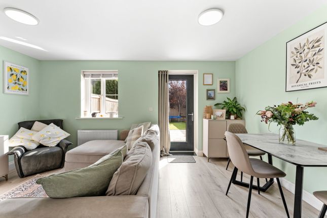 8, Tatum Close, Stamford photo 3