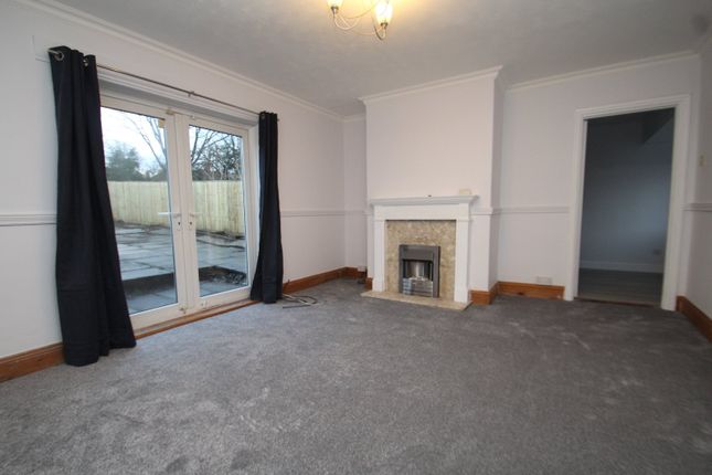35, Miles Hill Crescent, West Yorkshire photo 4