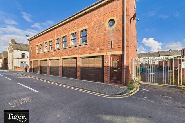 Cam03440G0-Pr0443-Still020