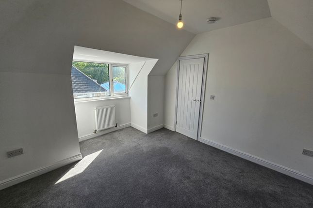 59 Waun Road, Loughor, Swansea photo 2
