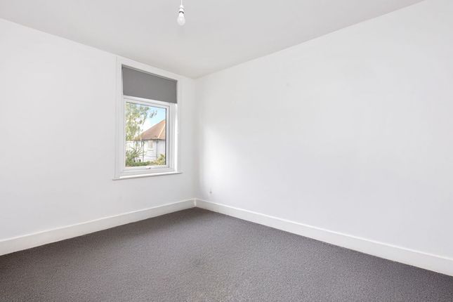 19 Archibald Road, Worthing photo 3