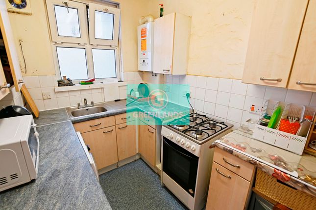 Flat for sale in Nestor House, Old Bethnal Green Road, London