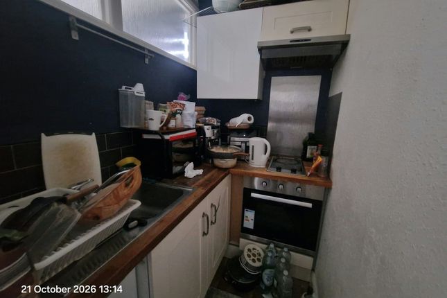 84 Armley Ridge Road, Leeds photo 3