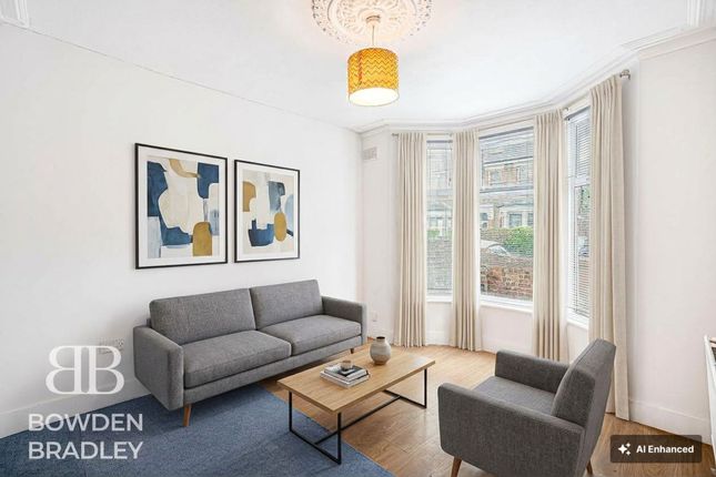 97 Leslie Road, London photo 2